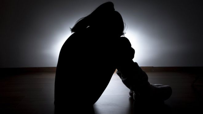 பள்ளி மாணவி