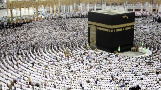 Msikiti wa Grand Mosque ulio na al kaaba mjini Mecca