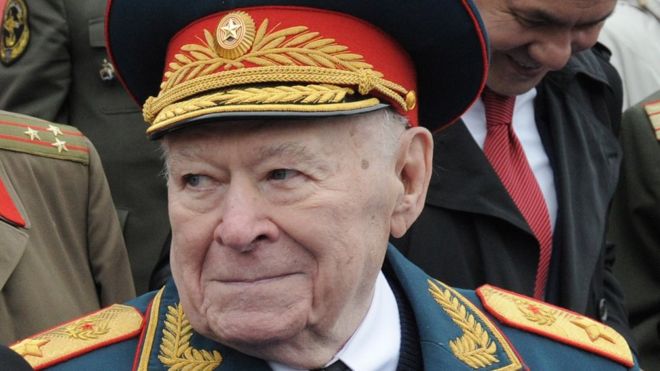 генерал армии Филипп Бобков (9 мая 2012 года)