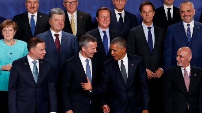 Премьер-министр Великобритании Дэвид Кэмерон с другими мировыми лидерами на саммите НАТО