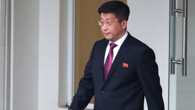 Ông Kim Hyok Chol, đặc phái viên của Bắc Hàn về Mỹ, rời Nhà khách Chính phủ ở Hà Nội, hồi 23/2