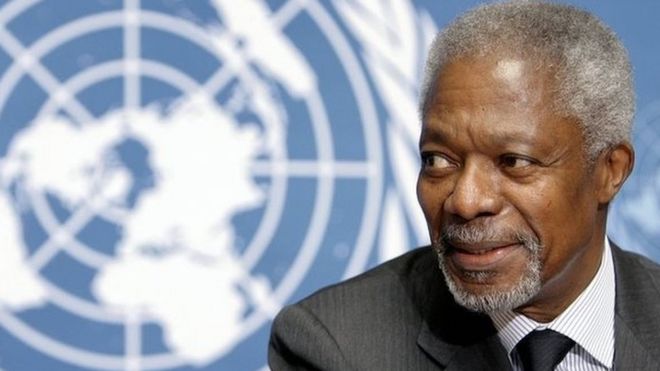United Nations (UN) Secretary General Kofi Annan smiles in front of UN logo at a news conference 21 November 2006