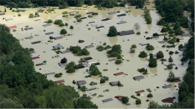 Cảnh ngập lụt làng Deggendorf, vùng Bavarian, nam nước Đức năm 2013.