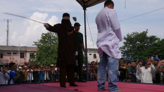 Aceh, Syariat Islam, cambuk