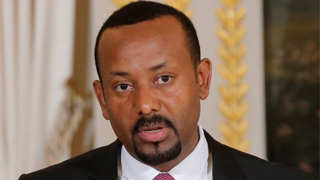 Премьер-министр Эфиопии Абий Ахмед выступает на пресс-конференции в Елисейском дворце в Париже, Франция, 29 октября 2018 года