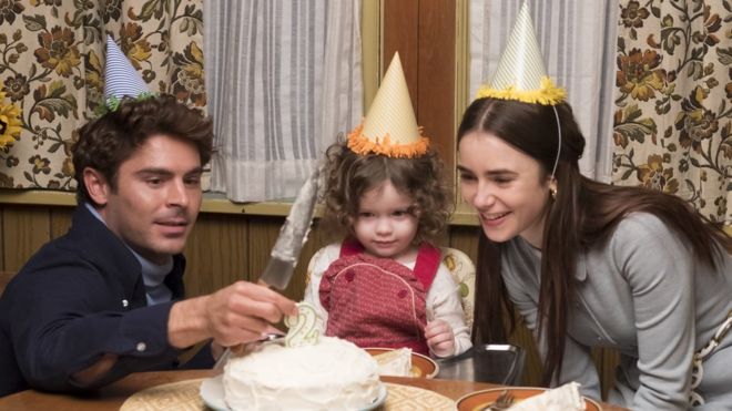 Зак Эфрон в роли Теда Банди вместе с дочерью и женой празднуют день рождения