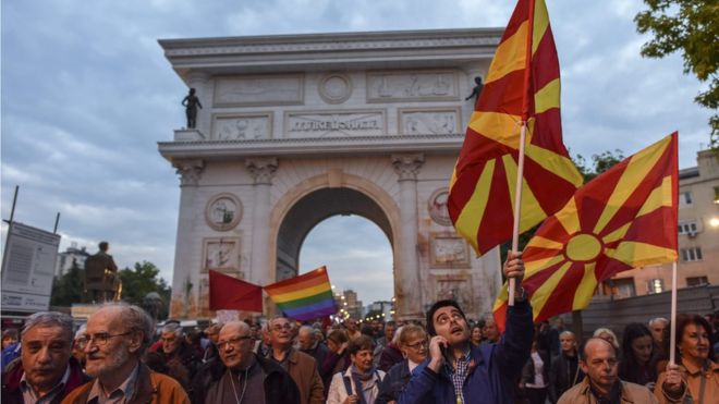 Акция протеста в Скопье против президентских помилований (17 мая)