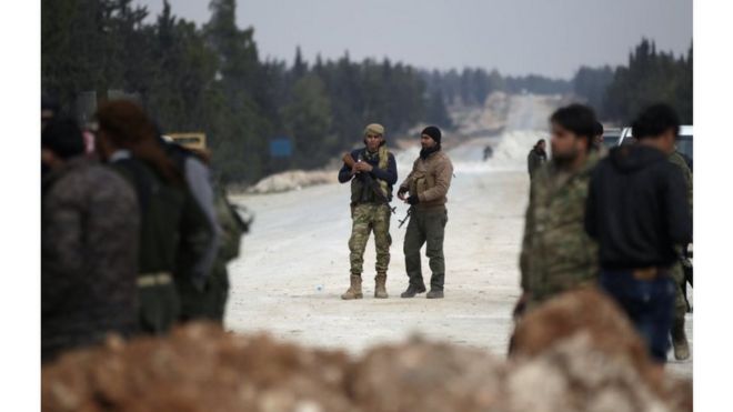 عناصر من قوات الجيش السوري الحر المدعوم من تركيا
