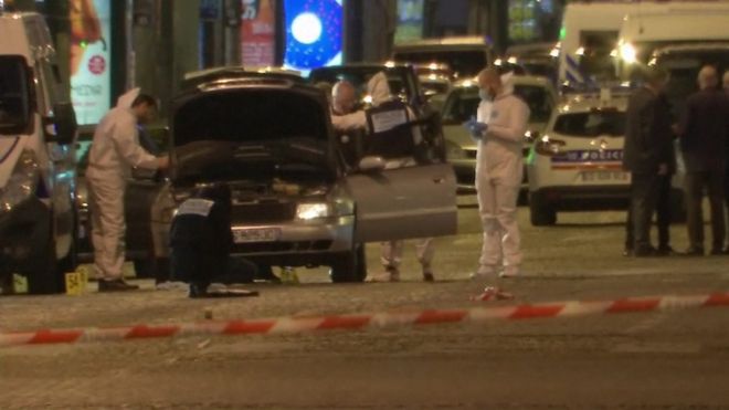 Следователи на месте теракта в Париже