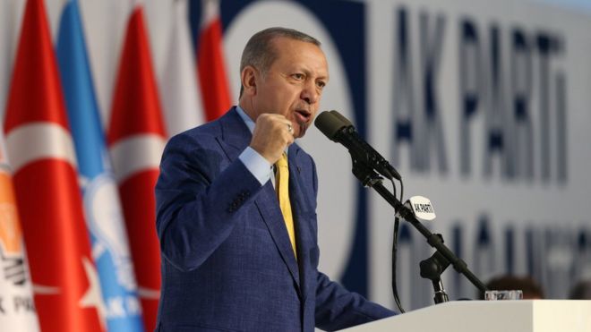 التايمز: سلطة اردوغان المطلقة جلبت المشاكل في تركيا وأضعفت الناتو