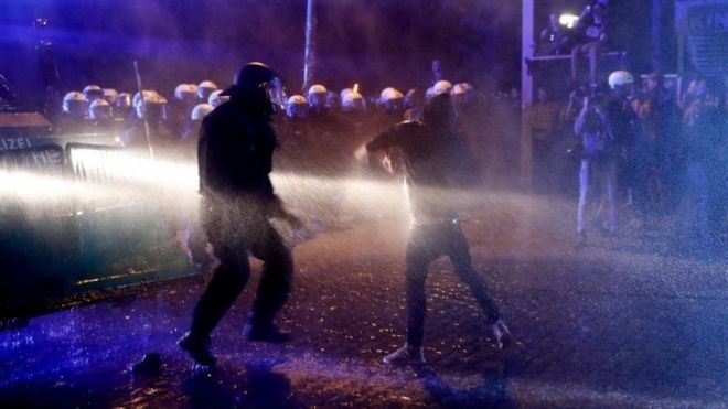 Протестующие и столкновения полиции в Гамбурге. Фото: 5 июля 2016 г.
