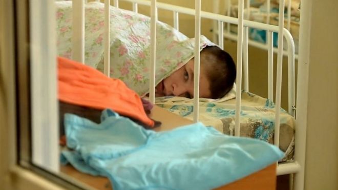 Сиротишта у Украјини: Деца се везују и не излазе из кревета