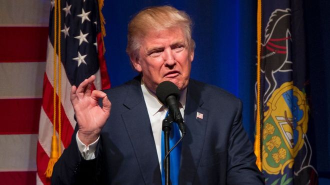 Kandidat capres Partai Republik Donald Trump dalam sebuah kampanye di Lackawanna College di Scranton, Pennsylvania, pada 7 November 2016