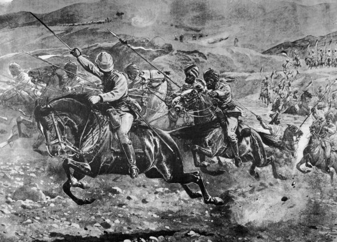 Сикхская кавалерийская часть британских полевых сил Малаканд нападает на представителей племени патанов, контролирующих переправу через реку Сват во время кампании Читрал, на северо-западе Индии, 7 апреля 1895 года. Рисунок Джона Чарльтона по эскизу Лайонела Джеймса.
