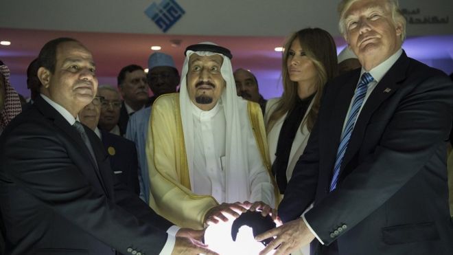 Misir prezidenti Abdul Fəttah əl-Sisi, Səudiyyə kralı Salman və ABŞ prezidenti Donald Trump - Ər-Riyad, 21 May 2017