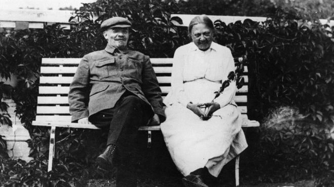 Lenin và vợ, bà Nadezhda Krupskaya