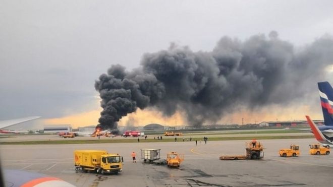 Русский самолет загорелся в Москве