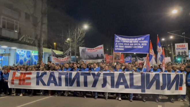 „Не капитулацији”: Протест против француско-немачког предлога за Косово
