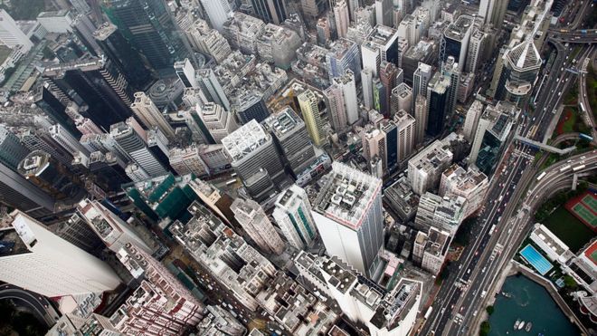 Вид с воздуха на Козуэй Бэй в Гонконге, Китай, 10 апреля 2010 года