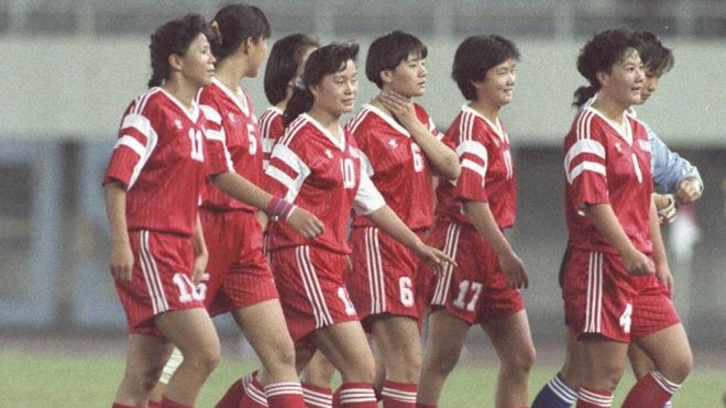 參加第一屆女子足球世界杯的中國女子國家隊