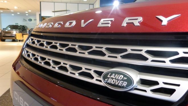 Land Rover Discovery в автосалоне