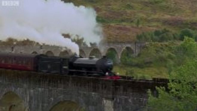 Віадук Ґленфіннан у Шотландії з'являвся у чотирьох фільмах про Гаррі Поттера