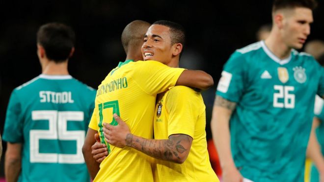 Gabriel Jesus celebra su tanto contra Alemania