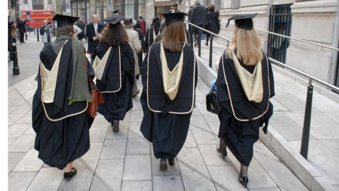 Female graduates at LSE