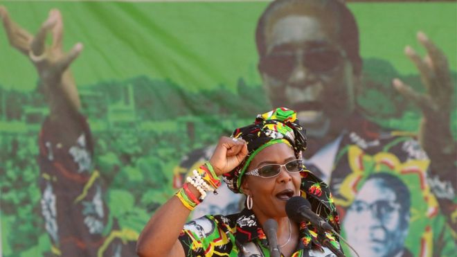Грейс Мугабе, жена президента Роберта Мугабе, выступает на митинге в Гверу, Зимбабве, 1 сентября 2017 года.