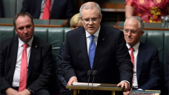 Австралийский казначей Скотт Моррисон представляет бюджет федерального правительства на 2016 год в Палате представителей в Канберре, Австралия, 3 мая 2016 года.