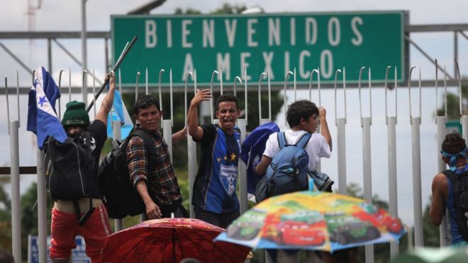 Migrantes en la frontera con México