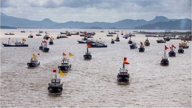 चीन की 'नौका वाली सेना' को लेकर इतना हंगामा क्यों मचा है