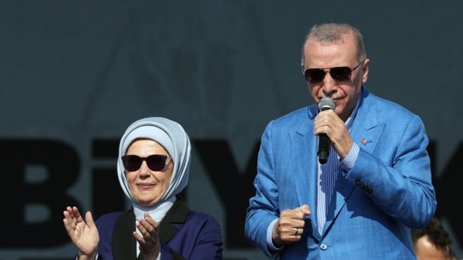 Эрдоган жубайы менен