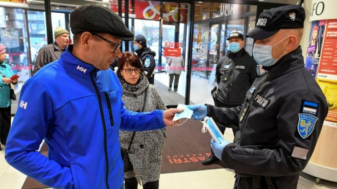 Раздача масок в Эстонии