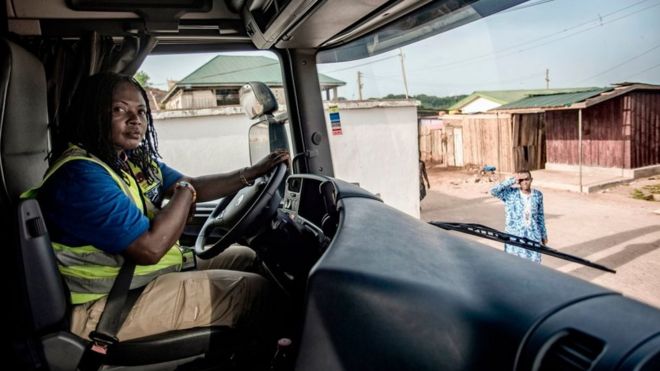 Woman wey dey drive truck for Ghana