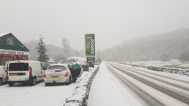 A5 в Capel Curig под снежным покровом