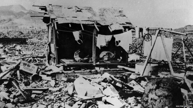 Фотография выживших в Нагасаки развалин после взрыва 9 августа 1945 года