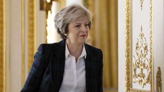 شرحت رئيسة الوزراء البريطانية، تيريزا ماي، تفاصيل خروج بريطانيا من الإتحاد الأوروبي. تكلمت عن الهجرة والسوق الموحدة.