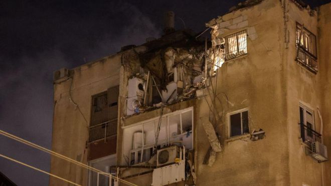 Edificio dañado en Tel Aviv