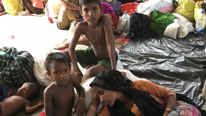 Вновь прибывшая семья Рохингья в Бангладеш