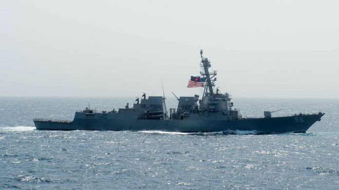 Фото из архива военного корабля США Бейнбридж в Аравийском море (17 мая 2019 г.)