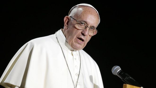 Папа Франциск произносит речь