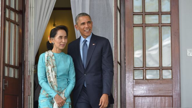 US President Barack Obama and Myanmar's opposition leader Aung San Suu Kyi speak during a press conference at her residence in Yangon on November 14, 2014