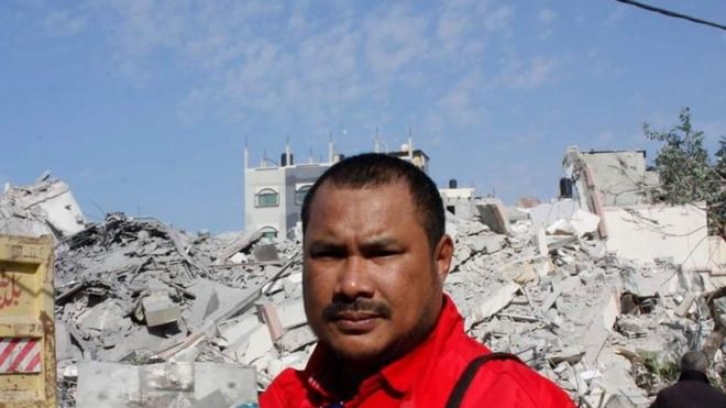 Abdillah Onim, wartawan dan relawan Indonesia yang tinggal di Gaza sejak 2009.
