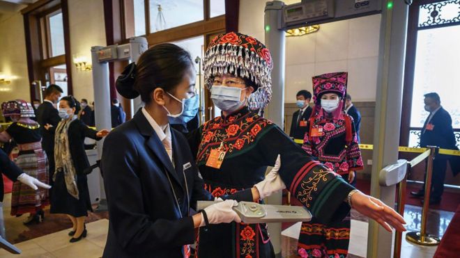 中国全国人大举行开幕会，在总理作政府工作报告后，人大常委会副委员长王晨就香港“国安法”立法进行说明。