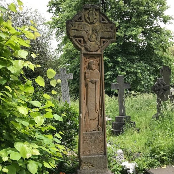 Могила Эммелины Панкхерст, Бромптонское кладбище