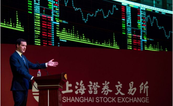 Британский канцлер казначейства Джордж Осборн выступает с речью на Шанхайской фондовой бирже в Шанхае 22 сентября