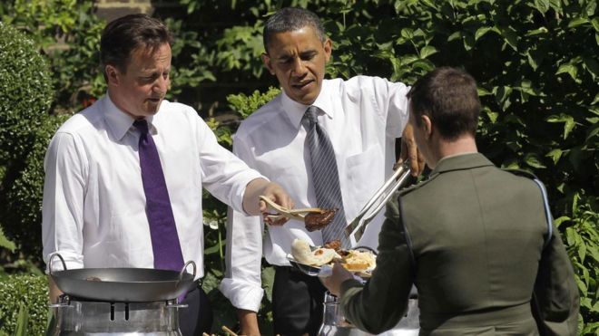 Дэвид Кэмерон и Барак Обама на барбекю в саду № 10 Даунинг-стрит в 2011 году