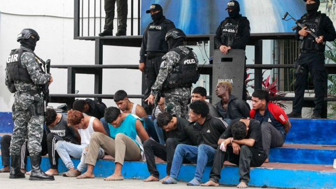 Personas arrestadas por el ejército de ecuador