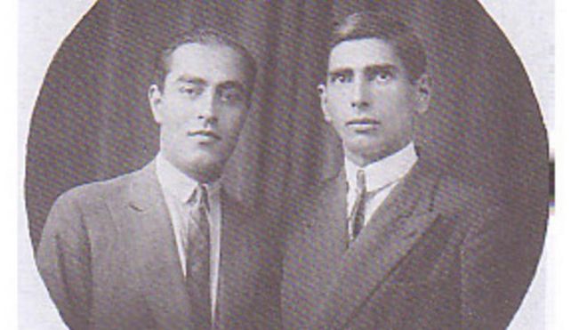 رضا رادمنش و ایرج اسکندری از موسسان حزب توده بودند